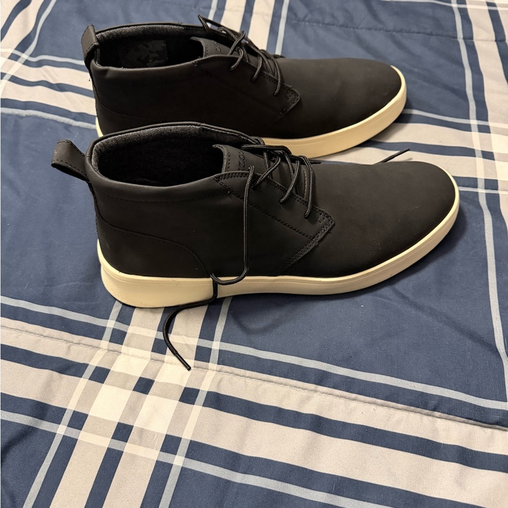 Izod Black and White Chukka Boots